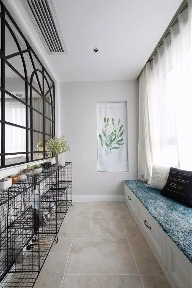 125㎡的四室一厅装修案例,纯白色极简家居